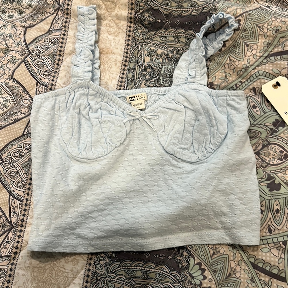 Billabong Crop Top never worn W tags!🤍